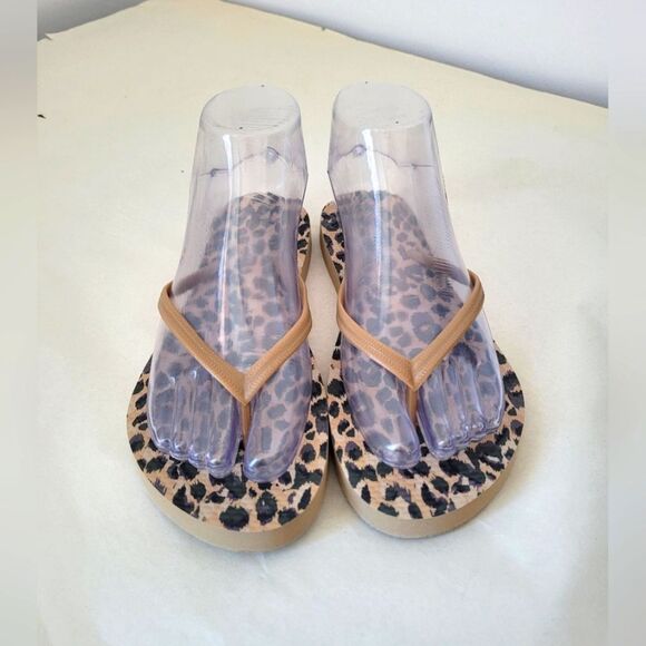 Old Navy Sandals Flip Flops Animal Print Thong Casual Beach Pool Vacation 6 - Picture 1 of 7